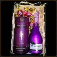 set lila mini sampanjac i cokolade u poklon kutiji