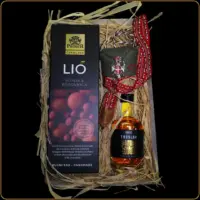 set premier srbija rakija suvenir i cokolada u kutiji