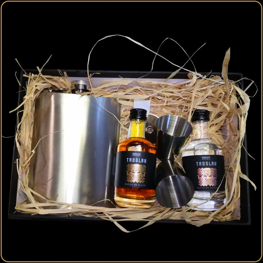 poklon set gentlemen sa rakijom pljoskom i čašicama