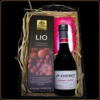 poklon set lio vino jp chenet manikir set i cokolada