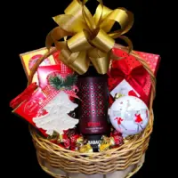 Novogodišnji poklon Fiori sa Fiori Fetească Neagră Syrah 0,75 l, čokoladama i crveno-zlatnim detaljima