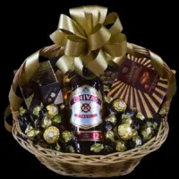 Poklon korpa Chivas Regal sa viskijem i čokoladama
