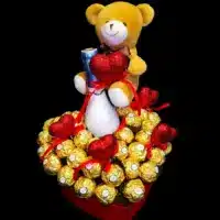 Ferrero Rocher buket sa JP Chenet Ice Edition, plišanim medom i crvenim srcima
